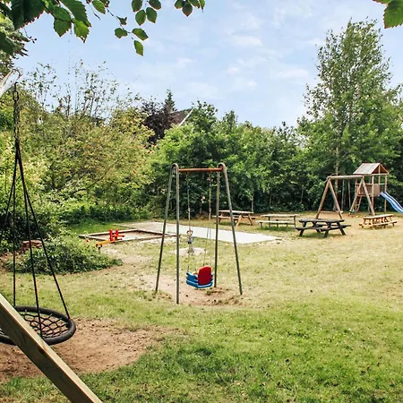 Pet Friendly In With Kitchen Holiday home